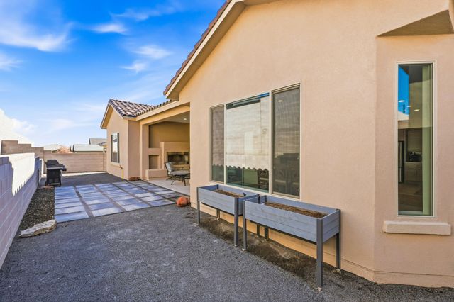 12209 Bear Valley Lane NW, Albuquerque, NM 87120