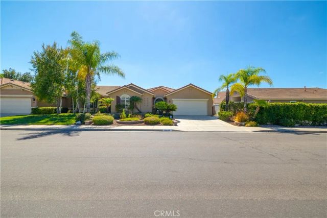 39483 Almaden Circle, Murrieta, CA 92563