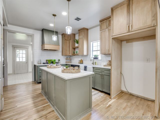 1344 S College Avenue, Tulsa, OK 74104