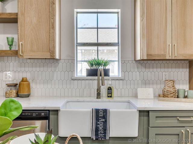 1344 S College Avenue, Tulsa, OK 74104