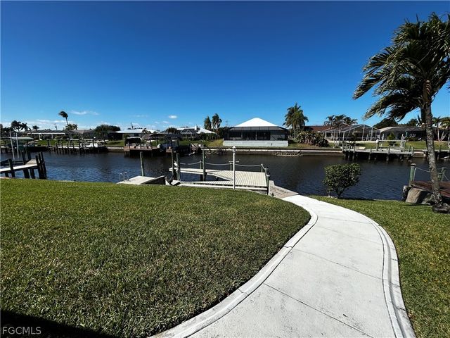 1926 SE 10th PL, Cape Coral, FL 33990