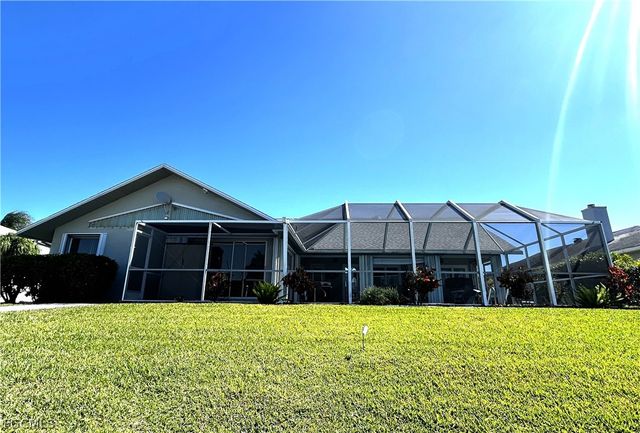 1926 SE 10th PL, Cape Coral, FL 33990