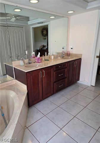 1926 SE 10th PL, Cape Coral, FL 33990