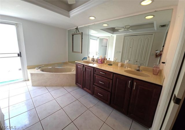 1926 SE 10th PL, Cape Coral, FL 33990