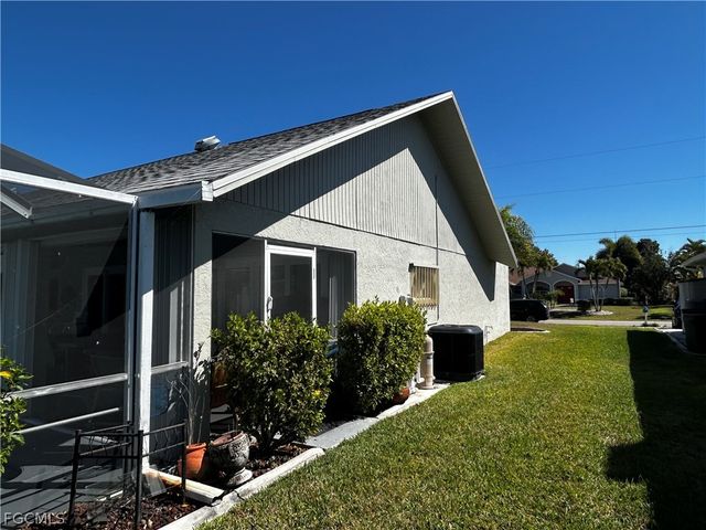 1926 SE 10th PL, Cape Coral, FL 33990