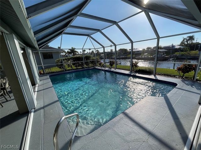 1926 SE 10th PL, Cape Coral, FL 33990