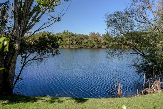 1607 Paradise Lake Drive, Mount Pleasant, SC 29464