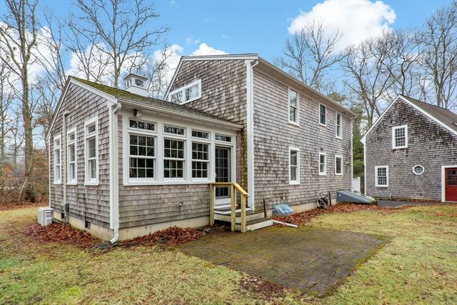 204 Farmersville Rd, Sandwich, MA 02563