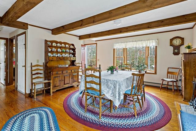 204 Farmersville Rd, Sandwich, MA 02563