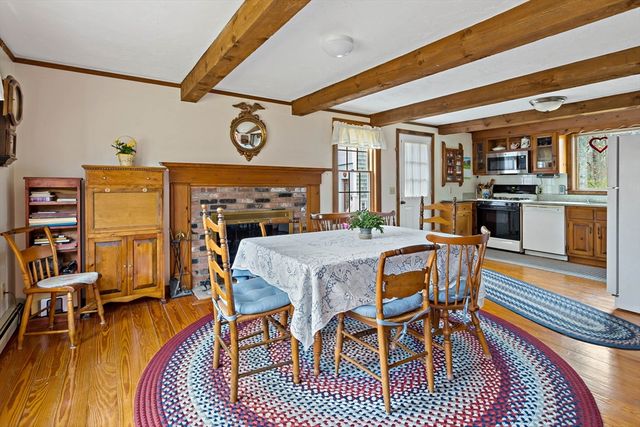 204 Farmersville Rd, Sandwich, MA 02563