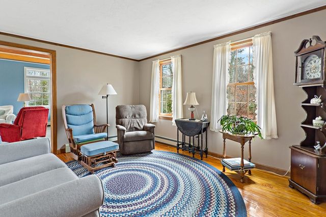 204 Farmersville Rd, Sandwich, MA 02563