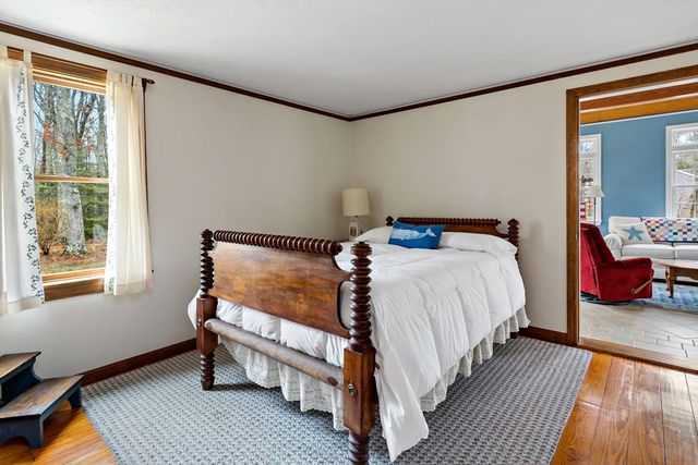 204 Farmersville Rd, Sandwich, MA 02563