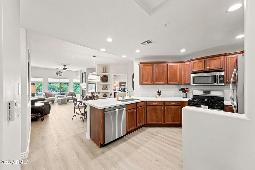5350 E DEER VALLEY Drive 2431, Phoenix, AZ 85054