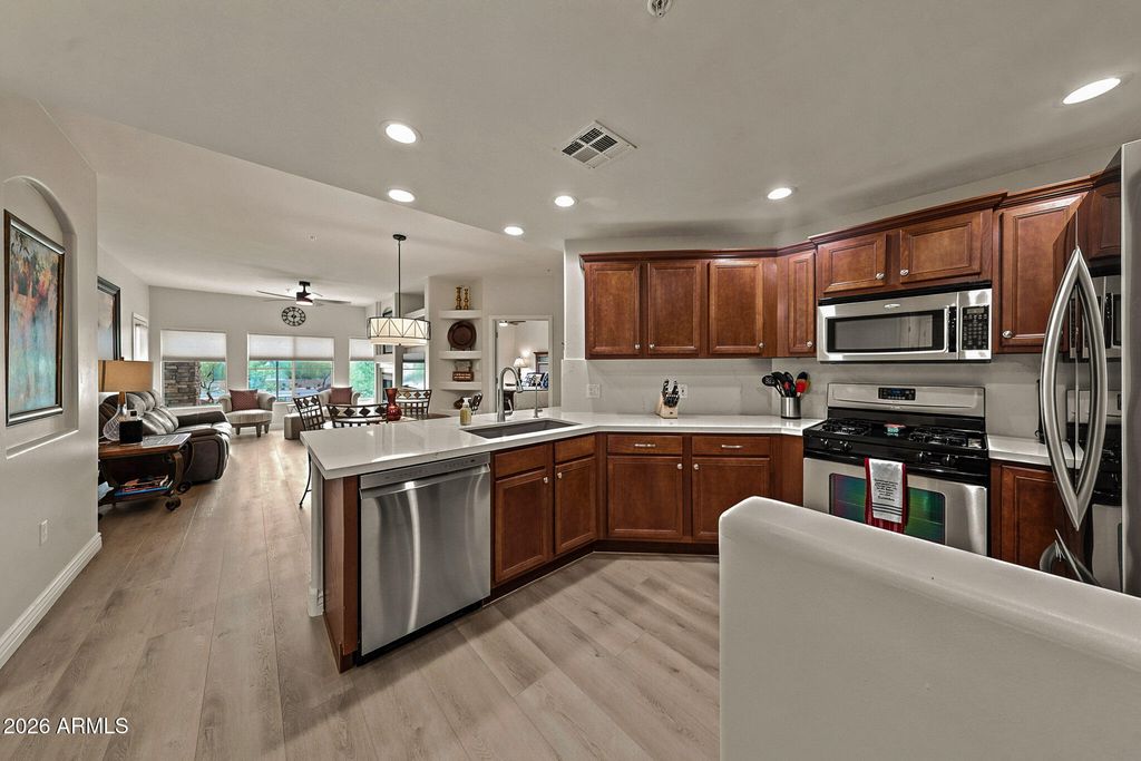 5350 E DEER VALLEY Drive 2431, Phoenix, AZ 85054 — photo 3