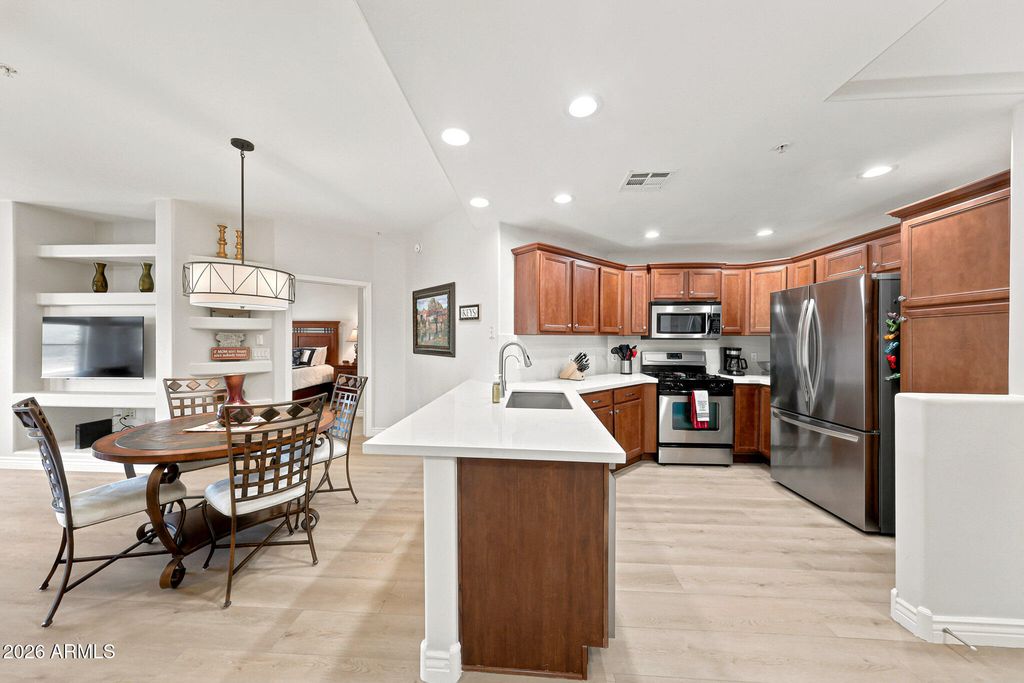 5350 E DEER VALLEY Drive 2431, Phoenix, AZ 85054 — photo 4