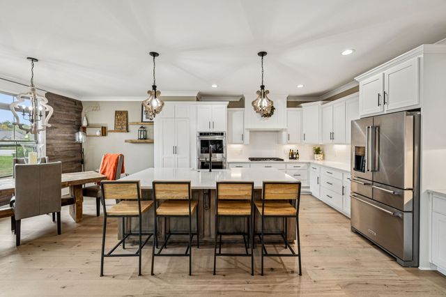 1021 Keeneland Dr, Gallatin, TN 37066