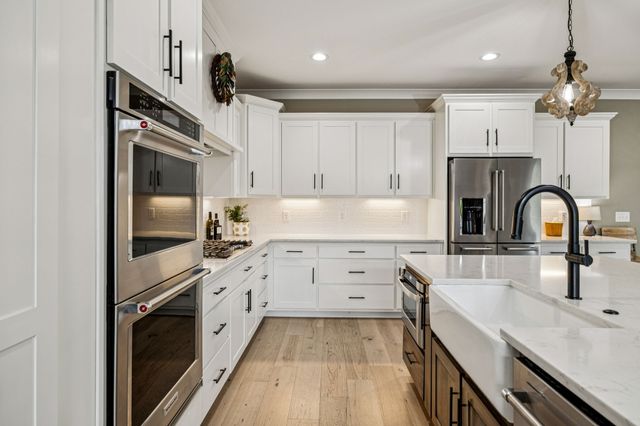 1021 Keeneland Dr, Gallatin, TN 37066