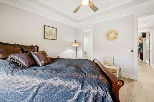 1021 Keeneland Dr, Gallatin, TN 37066