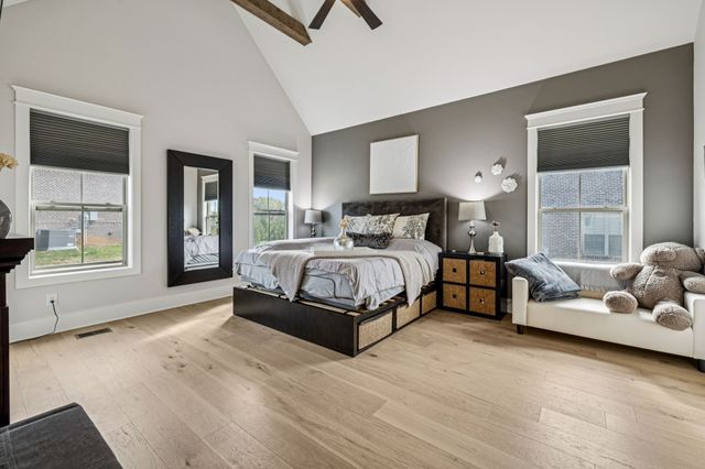 1021 Keeneland Dr, Gallatin, TN 37066