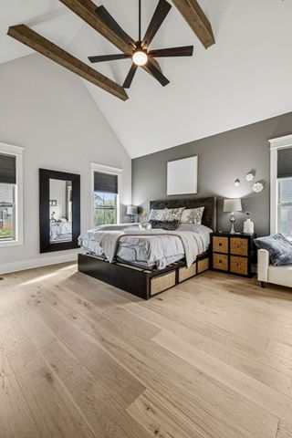 1021 Keeneland Dr, Gallatin, TN 37066