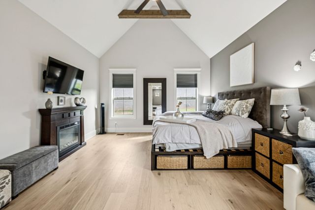 1021 Keeneland Dr, Gallatin, TN 37066