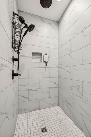 1021 Keeneland Dr, Gallatin, TN 37066