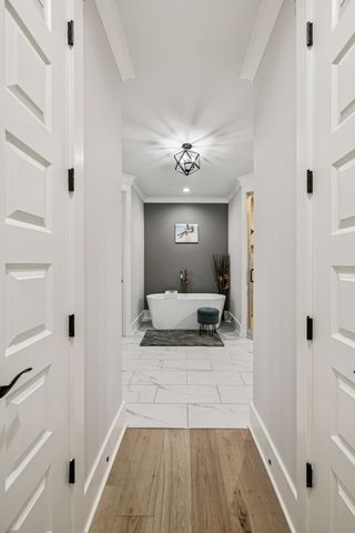 1021 Keeneland Dr, Gallatin, TN 37066