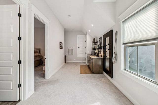 1021 Keeneland Dr, Gallatin, TN 37066