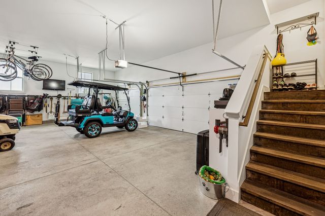 1021 Keeneland Dr, Gallatin, TN 37066