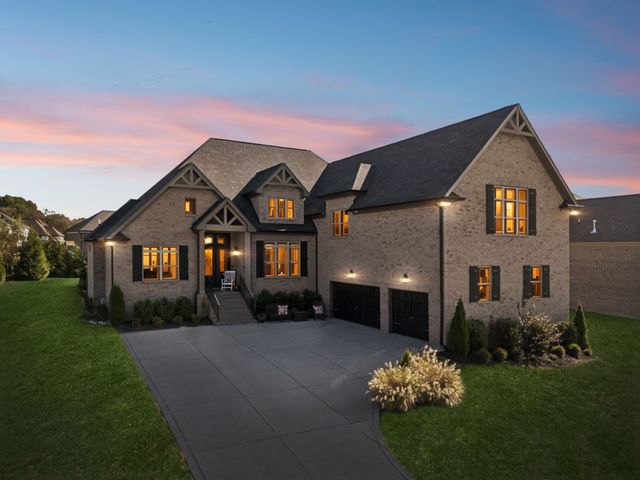 1021 Keeneland Dr, Gallatin, TN 37066