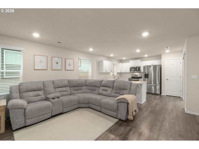 2909 N PIONEER CANYON Dr, Ridgefield, WA 98642