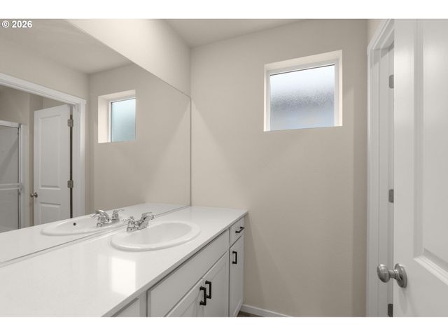 2909 N PIONEER CANYON Dr, Ridgefield, WA 98642