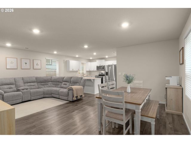 2909 N PIONEER CANYON Dr, Ridgefield, WA 98642