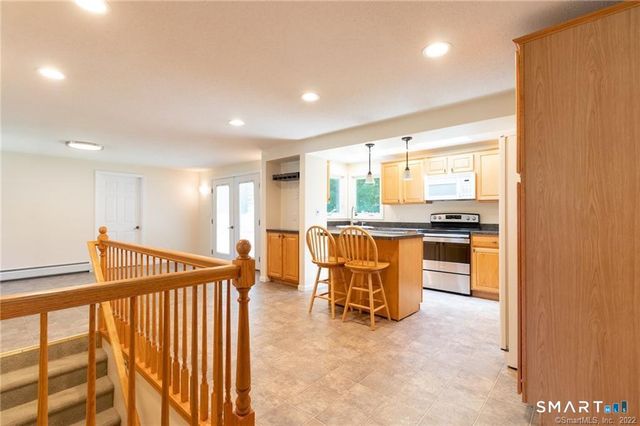 10 Tanglewood Road, Farmington, CT 06032