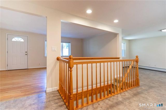 10 Tanglewood Road, Farmington, CT 06032