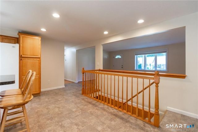 10 Tanglewood Road, Farmington, CT 06032