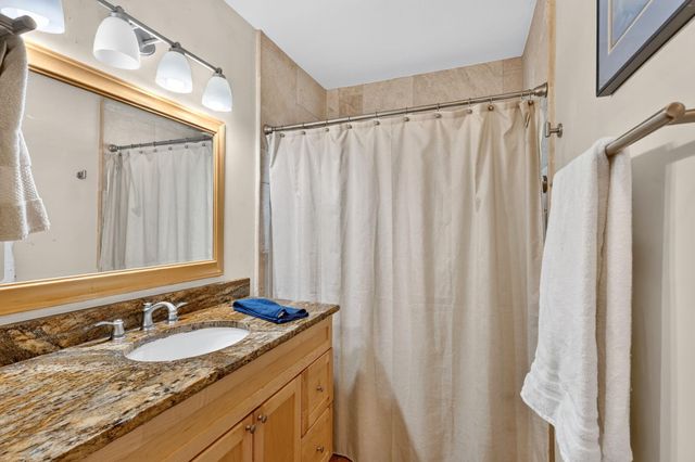 105 SANDPIPER Circle W, Jupiter, FL 33477