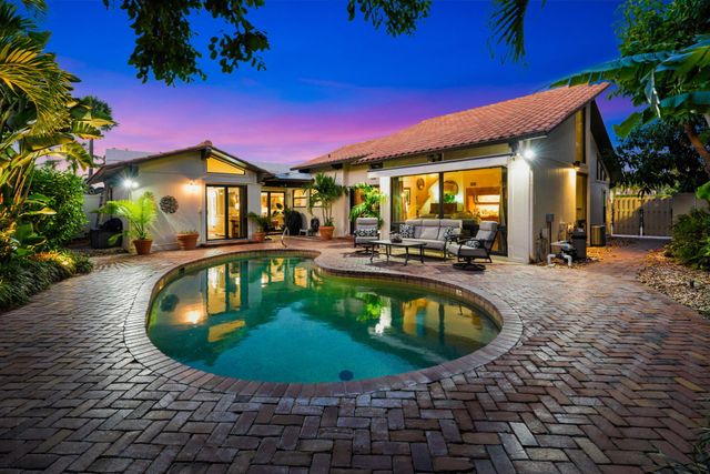 105 SANDPIPER Circle W, Jupiter, FL 33477