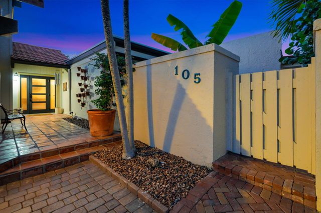 105 SANDPIPER Circle W, Jupiter, FL 33477