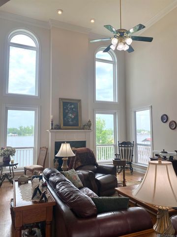 7512 False River Rd, Oscar, LA 70762