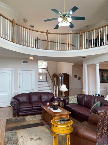 7512 False River Rd, Oscar, LA 70762