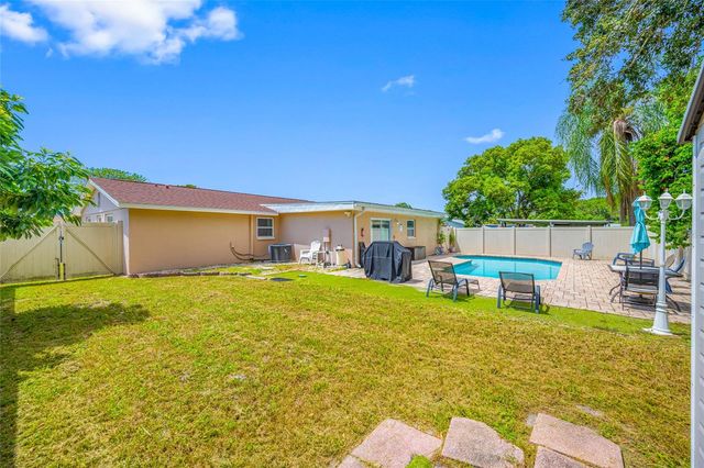 8339 DRYCREEK DRIVE, Tampa, FL 33615