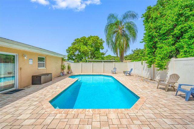 8339 DRYCREEK DRIVE, Tampa, FL 33615