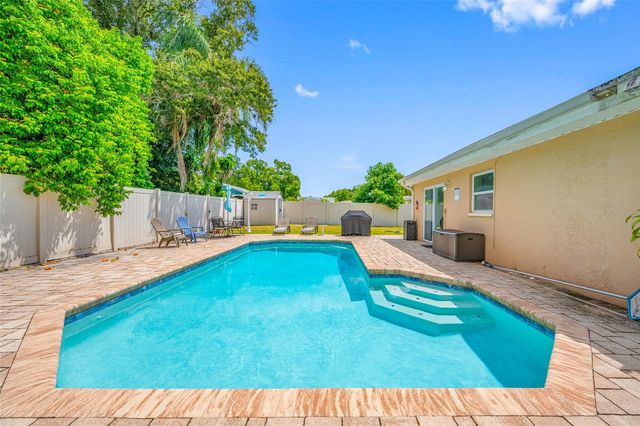 8339 DRYCREEK DRIVE, Tampa, FL 33615