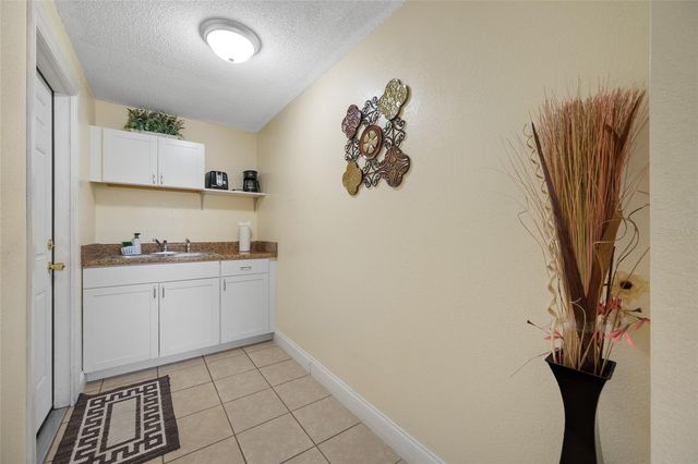 8339 DRYCREEK DRIVE, Tampa, FL 33615