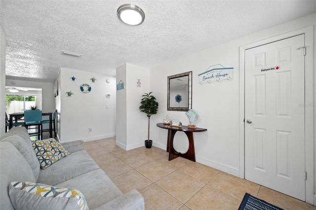 8339 DRYCREEK DRIVE, Tampa, FL 33615
