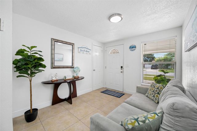 8339 DRYCREEK DRIVE, Tampa, FL 33615