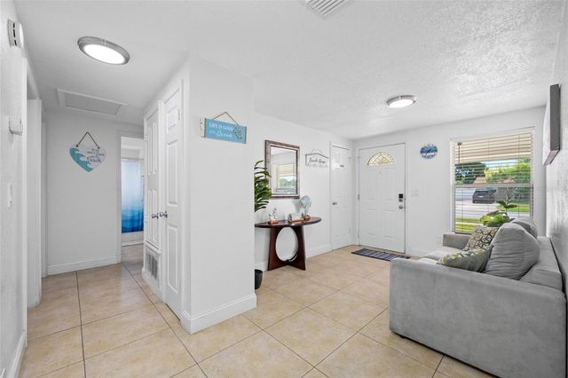 8339 DRYCREEK DRIVE, Tampa, FL 33615