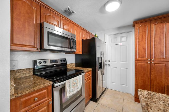 8339 DRYCREEK DRIVE, Tampa, FL 33615
