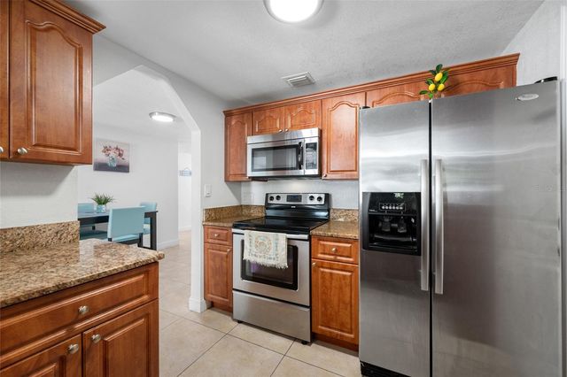 8339 DRYCREEK DRIVE, Tampa, FL 33615